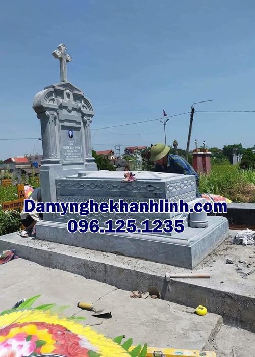 Mẫu mộ tam cấp đá công giáo đẹp