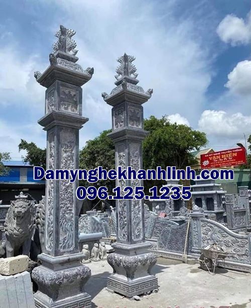 Trụ đá - cuốn thư đá nhà thờ họ 