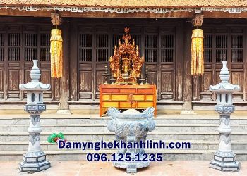 Lư hương đá Cần Thơ - Vẻ đẹp tâm linh cho không gian thờ cúng.