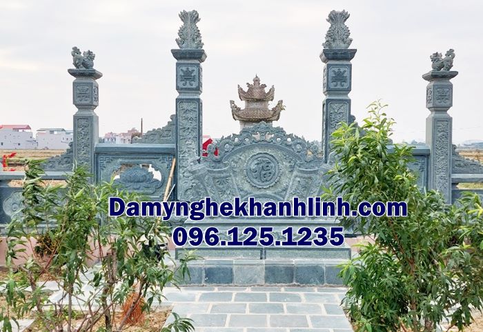 Cổng đá - cuốn thư đá hạng mục quan trọng trong khuôn viên khu lăng mộ đá gia tộc.