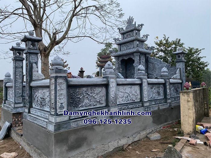 Khuôn viên lăng mộ đẹp bằng đá xanh Ninh Bình bán tại Bắc Ninh