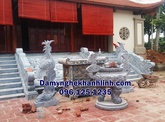Lư hương đá Bắc Ninh đặt tại nhà thờ họ 