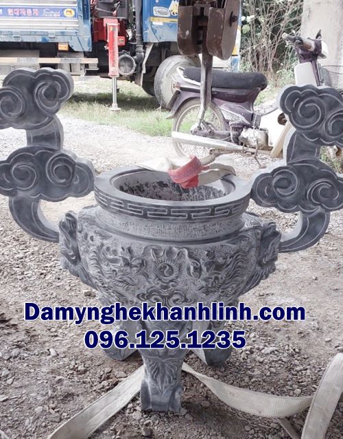 Lư hương đá tai mây