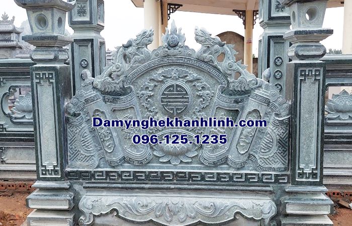 Mẫu cuốn thư đá đẹp trấn phong thủy trong khu lăng mộ đá gia đình