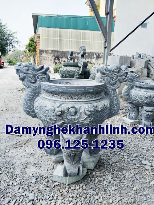 Mẫu lư hương đá tự nhiên tai rồng chạm khắc tại Ninh Bình