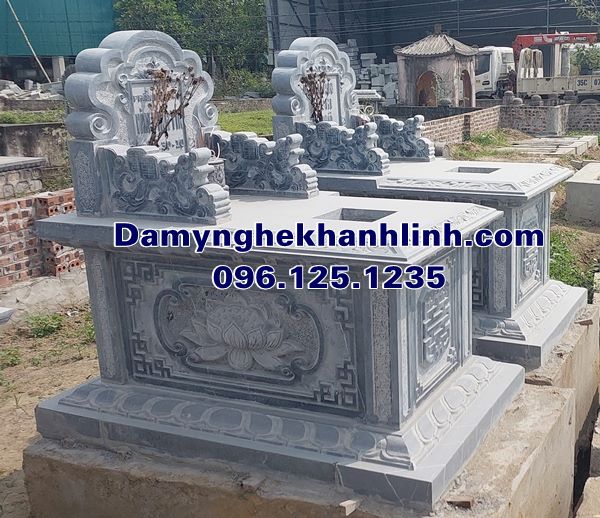 Mẫu mộ đá không mái chạm sen đá xanh đen