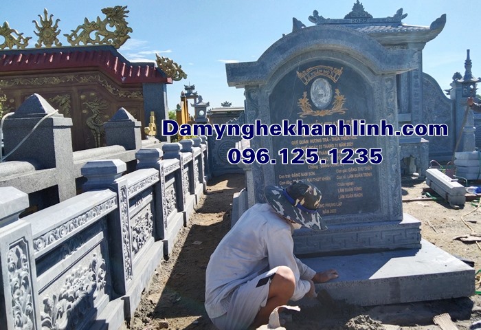 Xây dựng khu lăng mộ đá gia đình bàng đá tự nhiên nguyên khối
