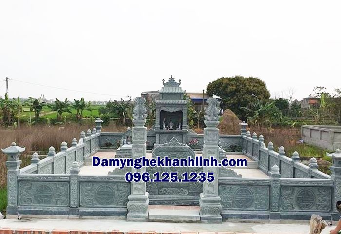 Báo giá khu lăng mộ đá dòng họ chất liệu đá xanh rêu