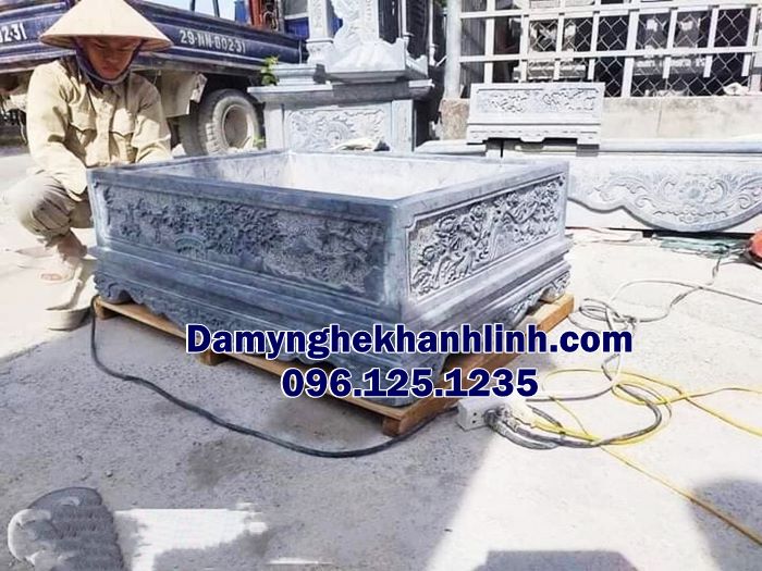 Hình ảnh chế tác chậu đá cảnh tại xưởng sản xuất