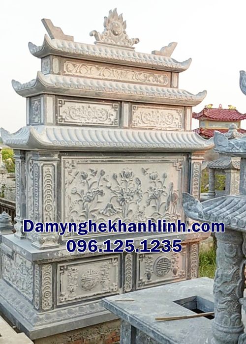 Hoa văn chạm khắc tinh xảo trên mẫu mộ đá đôi cho ông bà 