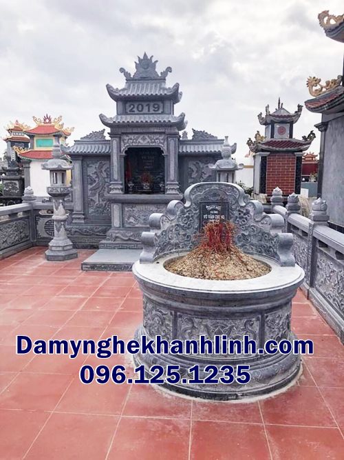 Khuôn viên mộ đá tròn Đồng Nai lắp đặt tại Định Quán