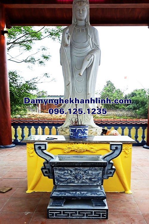Lư hương đá Quảng Ninh - Mẫu lư hương vuông đặt tại chùa 
