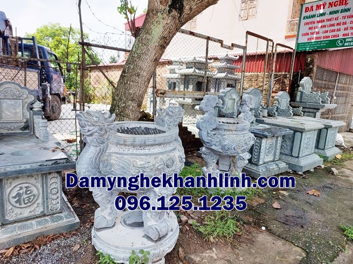 Lư hương đá Thanh Hóa chế tác từ đá xanh tự nhiên nguyên khối