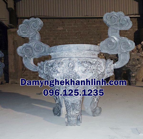 Mẫu lư hương đá Thái Bình chế tác từ đá xanh tự nhiên nguyên khối