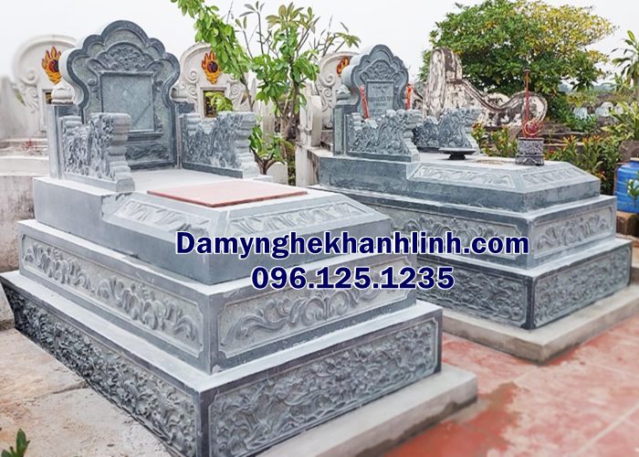 Mẫu mộ đá đôi nguyên khối bằng đá xanh tự nhiên chạm ngai bài vị rồng mây tinh xảo