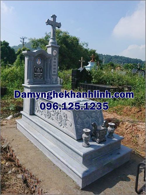 Mộ đá công giáo nguyên khối – Bền đẹp hàng trăm năm